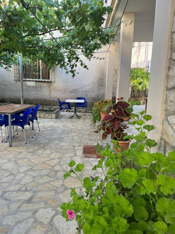 Apartment Zoto Himare