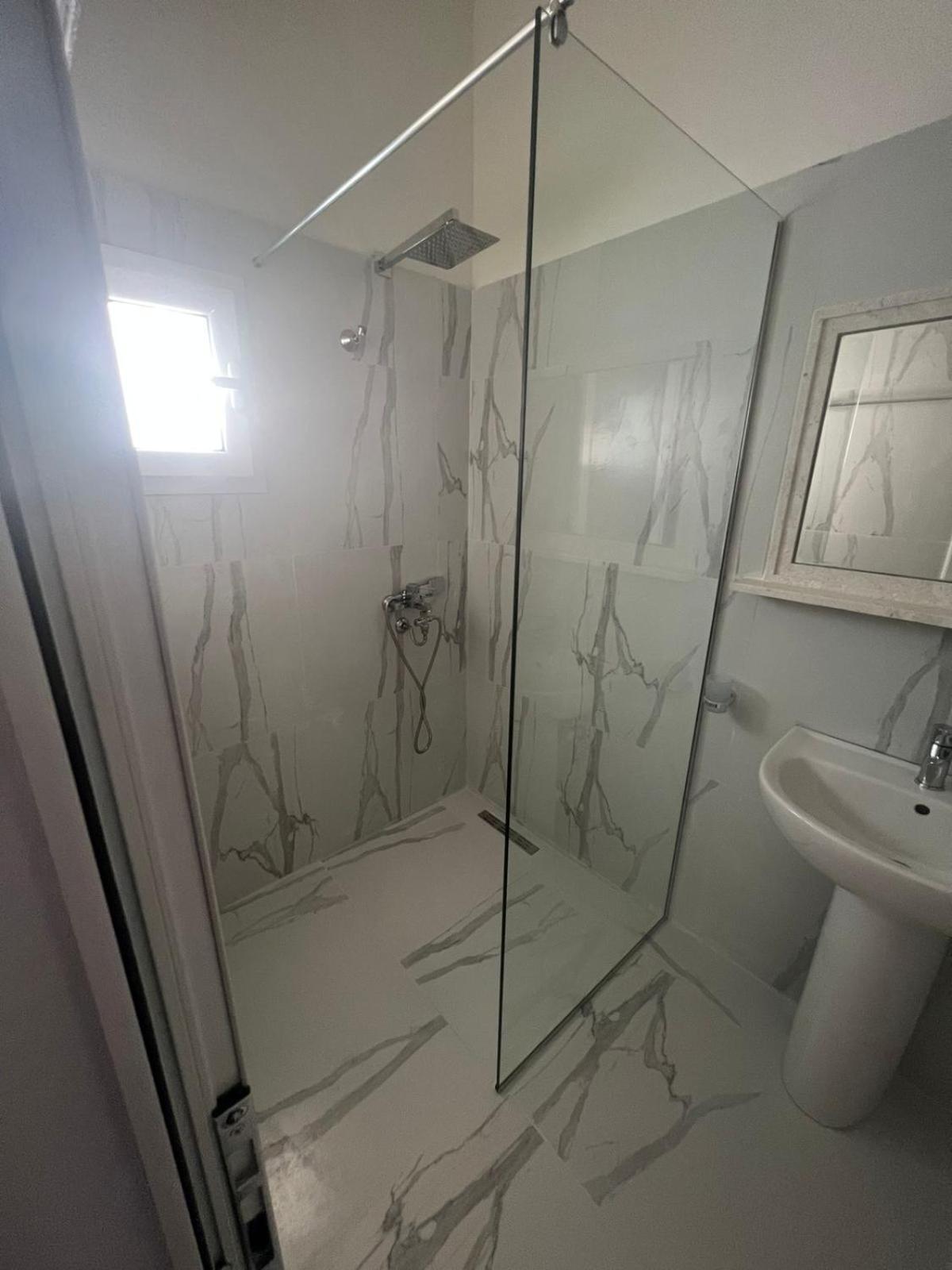 Zoto Apartment Himare